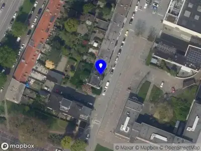 Ambulance met grote spoed naar de Van Swietenlaan in Rotterdam