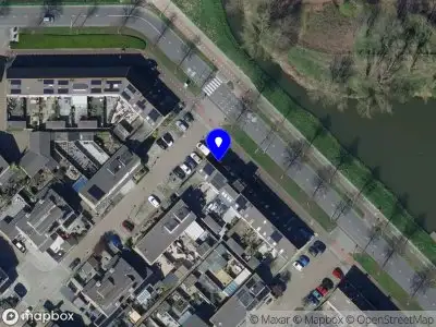 Ambulance met grote spoed naar de Donaulaan in Spijkenisse