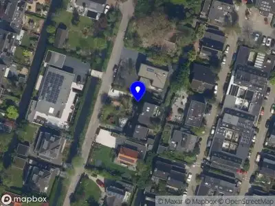 Ambulance met grote spoed naar de Kralingse Kerklaan in Rotterdam