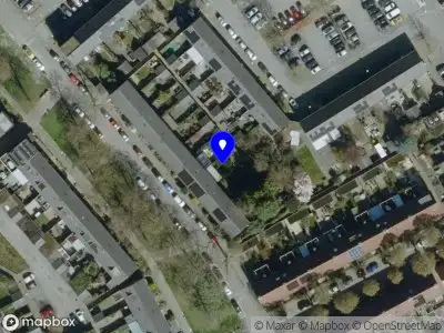 Brandweer met grote spoed naar de Roosje Vosstraat in Eindhoven vanwege voertuigbrand