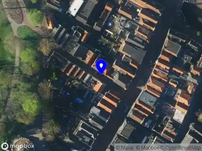 Ambulance met gepaste spoed naar de Vrouwenstraat in Alkmaar