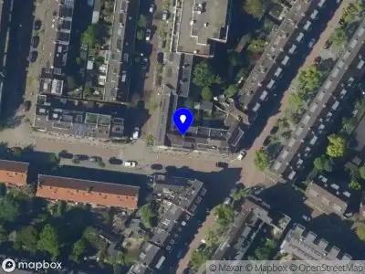 Brandweer met grote spoed naar de Van Meursstraat in Utrecht vanwege afhijsen patient