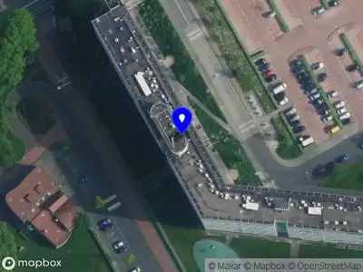 Ambulance met grote spoed naar de Daalwijk in Amsterdam