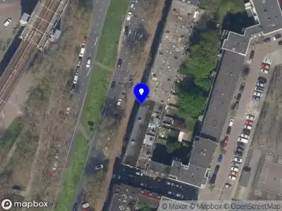 Ambulance met gepaste spoed naar de Dordtselaan in Rotterdam