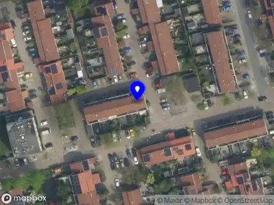 Ambulance met grote spoed naar de Kuifeendhof in Delft