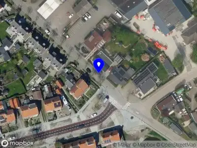 Ambulance met grote spoed naar de Middeldijk in Rockanje