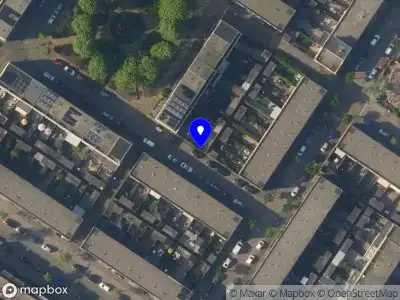 Ambulance met gepaste spoed naar de Annie Romeinsingel in Leiden