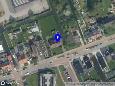Ambulance met grote spoed naar de Prinses Marijkeweg in Ameide