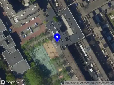 Ambulance met grote spoed naar de Mr. de Bruinplein in 's-Gravenhage