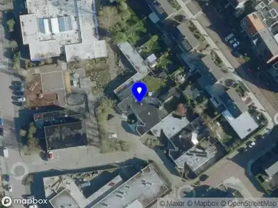 Brandweer met grote spoed naar de Parlevinkerspleintje in Zaltbommel vanwege gebouwbrand