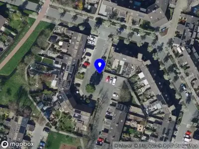 Ambulance met grote spoed naar de Koekoek in Hoogvliet Rotterdam