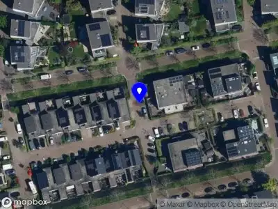 Ambulance met grote spoed naar de Zorgvrij in Abcoude