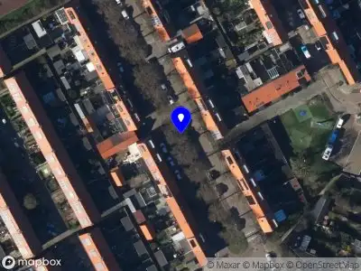 Brandweer met grote spoed naar de Martinus van der Hamstraat in Den Helder vanwege voertuigbrand