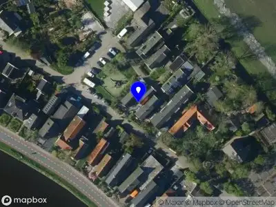 Ambulance met grote spoed naar de Smidspad in Koedijk
