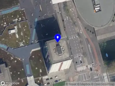 Ambulance met grote spoed naar de Kleine Beer in Rotterdam