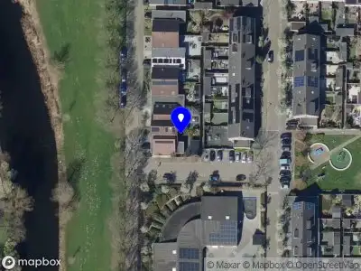 Ambulance met gepaste spoed naar de Petrus Camperstraat in Barendrecht