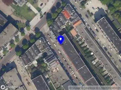 Ambulance met grote spoed naar de Pieter de Raadtstraat in Rotterdam