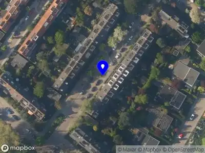 Ambulance met grote spoed naar de Duyvendakstraat in Leiden