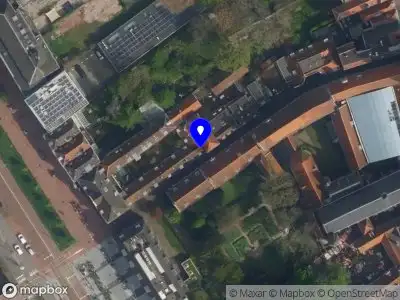 Brandweer met grote spoed naar de Schoolstraat in Delft vanwege afgaan automatisch brandalarm