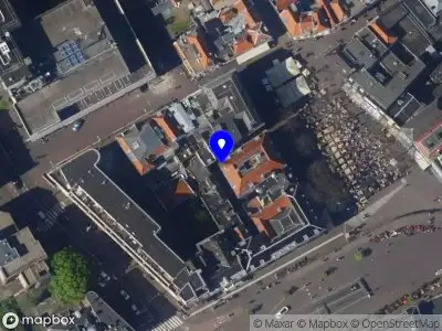 Ambulance met grote spoed naar de Boterstraat in 's-Gravenhage