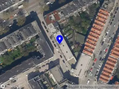 Ambulance met grote spoed naar de Zoutziedersstraat in Rotterdam