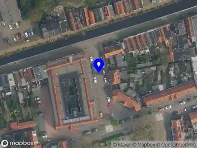 Ambulance met grote spoed naar de De Lange van Wijngaardenstraat in Gouda