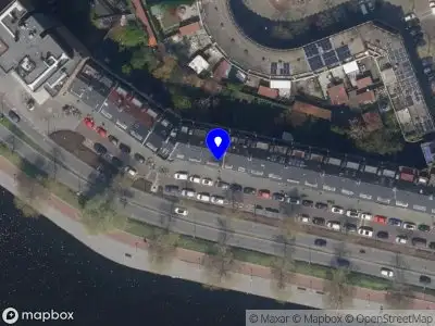 Ambulance met grote spoed naar de Rochussenstraat in Rotterdam