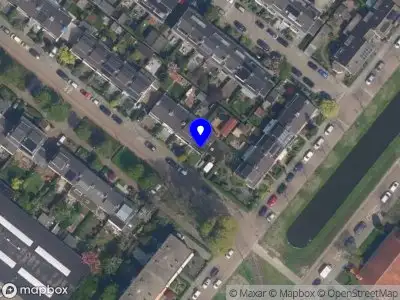 Ambulance met grote spoed naar de Larikslaan in Rotterdam