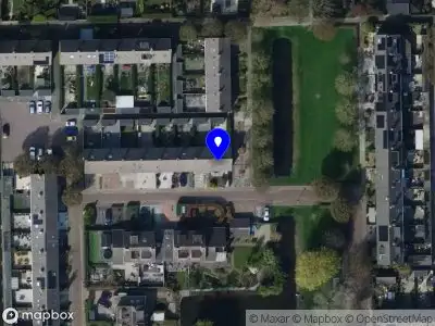 Ambulance met gepaste spoed naar de Ooievaarstraat in Strijen