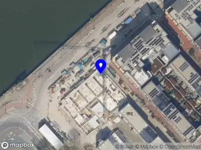 Traumahelikopter met grote spoed naar de Nassaukade in Rotterdam