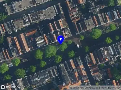 Ambulance met grote spoed naar de Nieuwe Leliestraat in Amsterdam