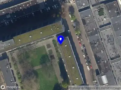 Ambulance met gepaste spoed naar de Joost Banckertsplaats in Rotterdam