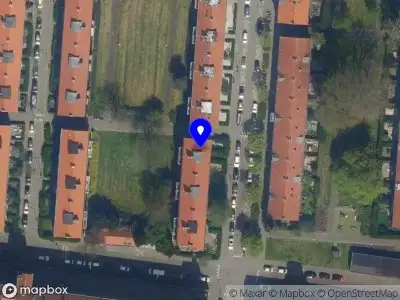 Ambulance met grote spoed naar de Brussestraat in Rotterdam