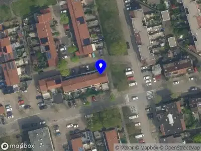 Ambulance met grote spoed naar de Slechtvalkhof in Delft