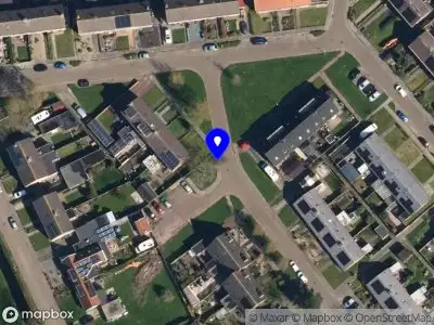 Brandweer met grote spoed naar de Swannestrjitte in Langweer vanwege afhijsen patient