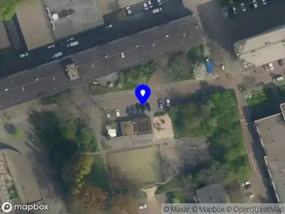 Brandweer met grote spoed naar de Artemisstraat in Delft vanwege waarnemen gaslucht