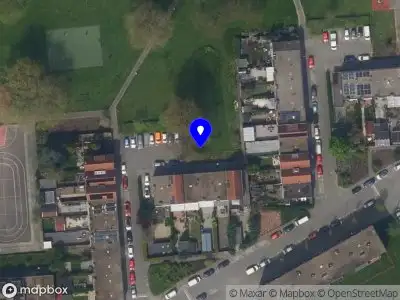Ambulance met grote spoed naar de Zenostraat in Rotterdam