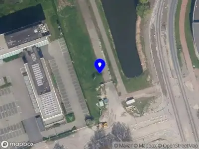 Ambulance met grote spoed naar de Vareseweg in Rotterdam