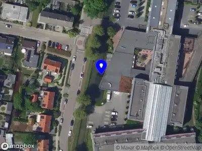 Ambulance met grote spoed naar de Burgemeester Dekkingstraat in Bleskensgraaf