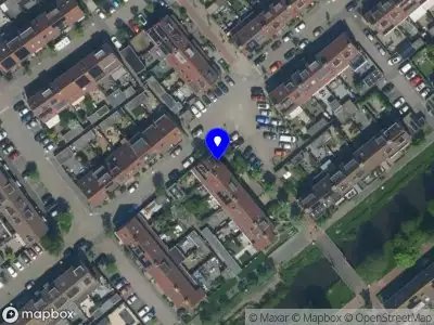 Ambulance met grote spoed naar de Smallekamp in Velserbroek