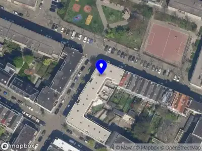 Ambulance met grote spoed naar de Tollensstraat in Rotterdam