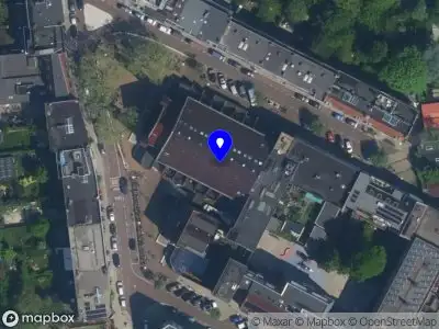 Ambulance met grote spoed naar de Jacob van Wassenaar Obdamstraat in Amsterdam