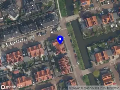 Ambulance met grote spoed naar de Rietsingel in Pijnacker