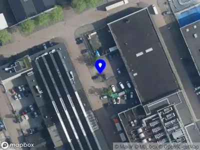 Ambulance met grote spoed naar de Willem Fenengastraat in Amsterdam