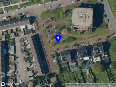 Brandweer met grote spoed naar de Anna Paulownastraat in Elst vanwege afhijsen patient