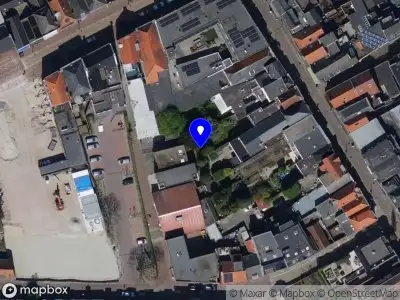Brandweer en politie met grote spoed naar de Kruitweg in Steenbergen vanwege middelgrote brand