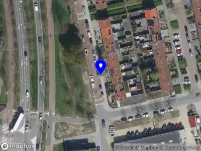 Brandweer en politie met grote spoed naar de Zustersveld in Breda vanwege waarnemen gaslucht