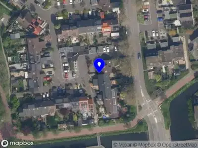 Ambulance met gepaste spoed naar de Helena erf in Capelle aan den IJssel