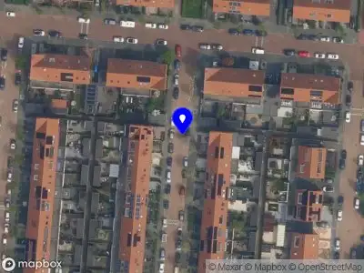 Ambulance met grote spoed naar de Laurens van Kuikstraat in Rotterdam