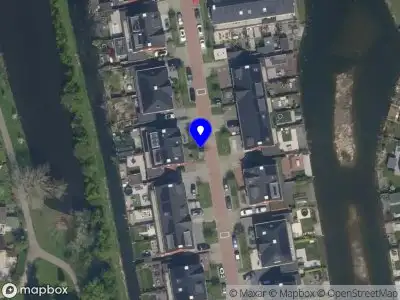 Ambulance met grote spoed naar de Pieter van der Kuijstraat in Schiedam